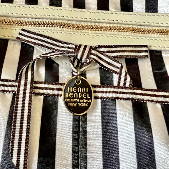 Henri Bendel reversible purse - Picture 7 of 9